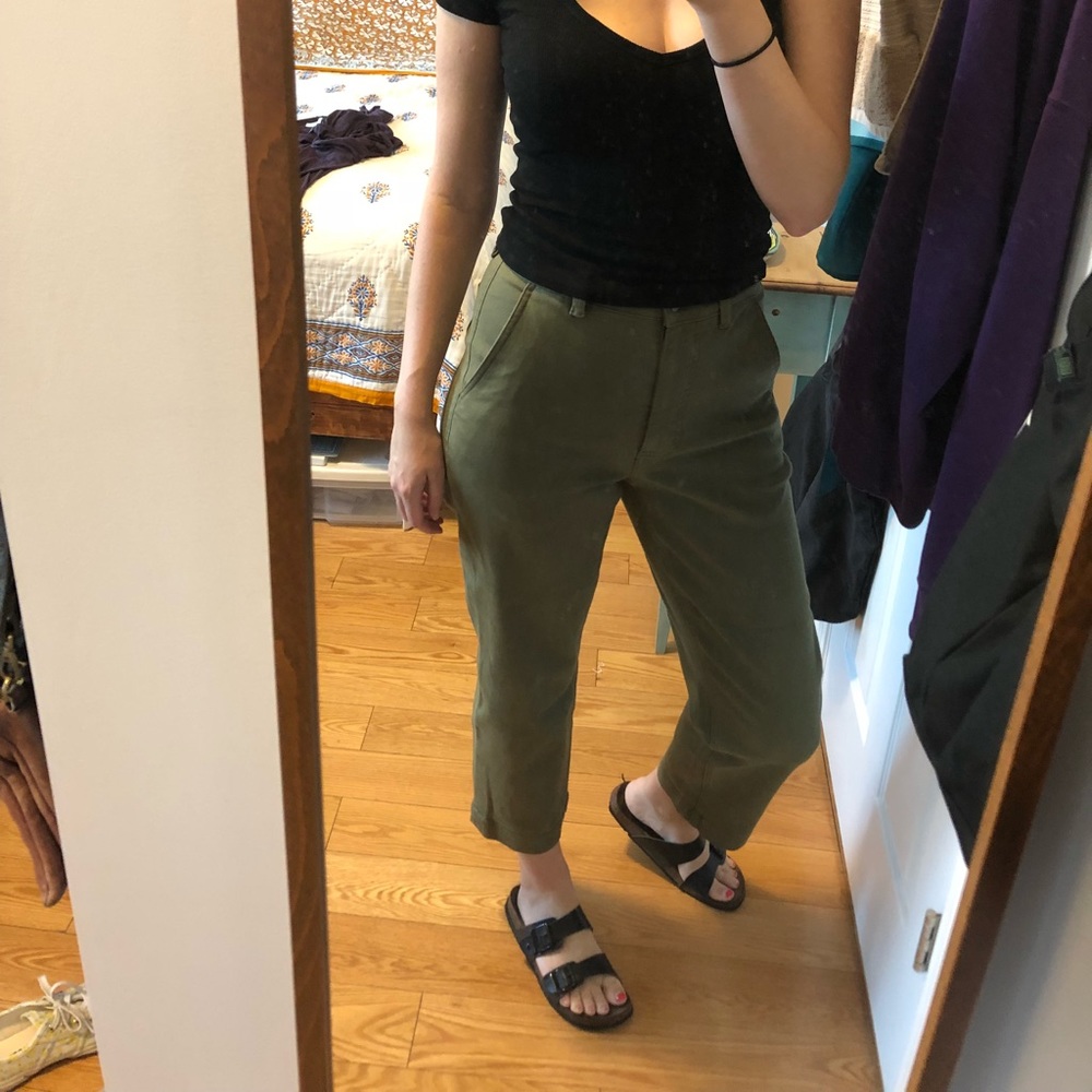 Everlane straight leg crop in surplus